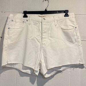 Madewell Women’s White denim shorts relax for high waist fringe hem size 33